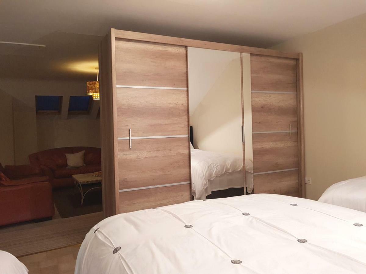 Ethan House Holiday Suites Килларни Экстерьер фото