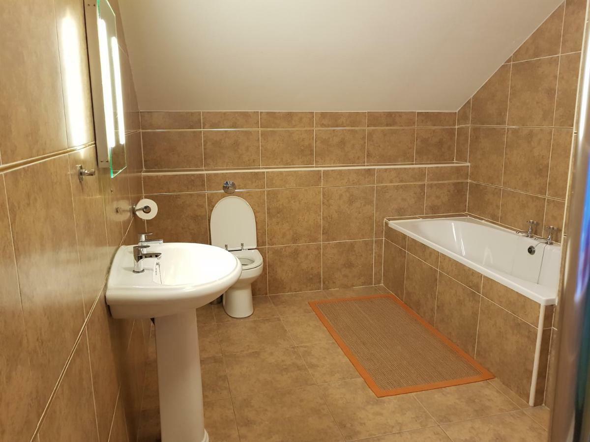 Ethan House Holiday Suites Килларни Экстерьер фото